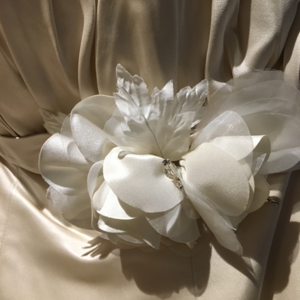 Paloma Blanca Silk Wedding Gown * sale-final price - Picture 5 of 8
